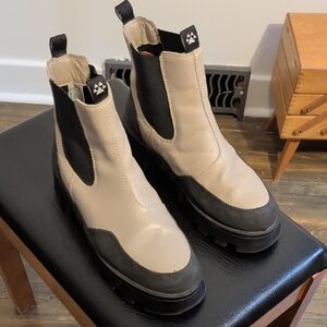 COUGAR shanni slip-on chelsea boot - size 9